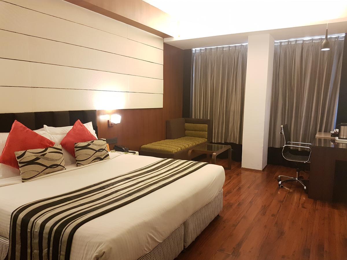 โฮเต็ล จี.เค. อินเตอร์เนชันแนล Hotel จัณฑีครห์ ภายนอก รูปภาพ